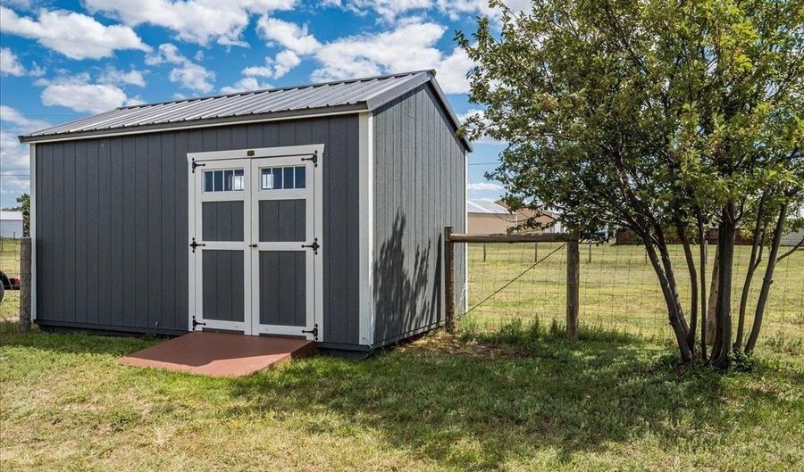 2503 MCKINNEY Dr, Cheyenne, WY 82009 - 4 Beds, 2 Bath
