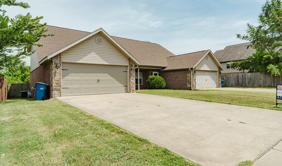 3304 SW Deerfield Blvd 2, Bentonville, AR 72713 - 3 Beds, 2 Bath
