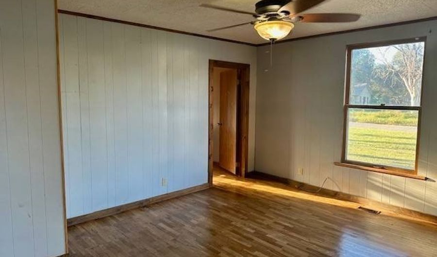 303 9th St, Alva, OK 73717 - 2 Beds, 1 Bath