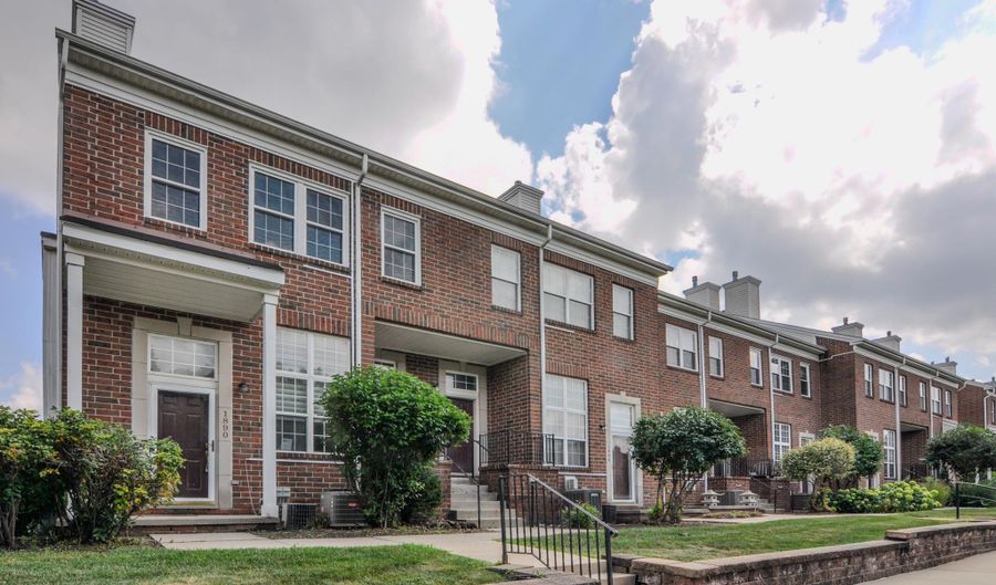 1892 Lindsay Ln, Ann Arbor, MI 48104 - 2 Beds, 2 Bath