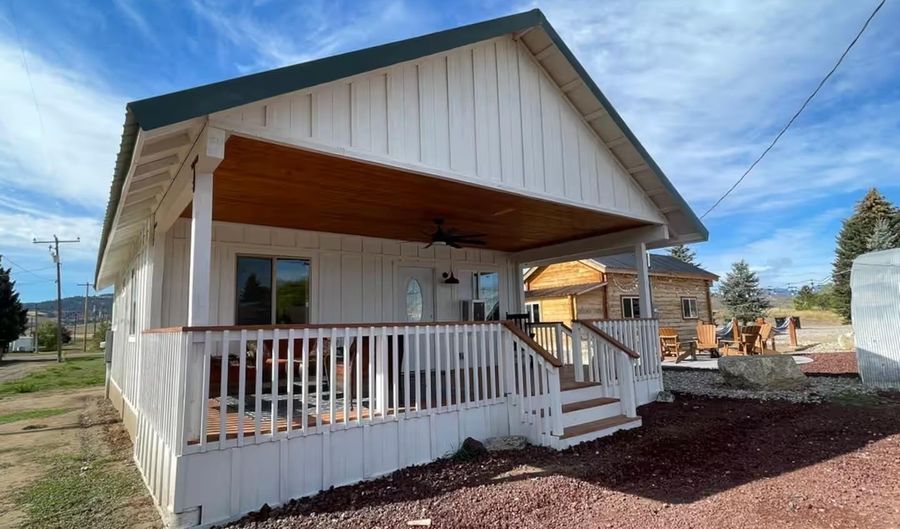 255 S 3rd W, Bancroft, ID 83217 - 3 Beds, 2 Bath