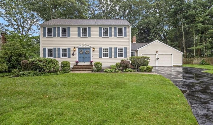 475 Red Chimney Dr, Warwick, RI 02886 - 4 Beds, 3 Bath