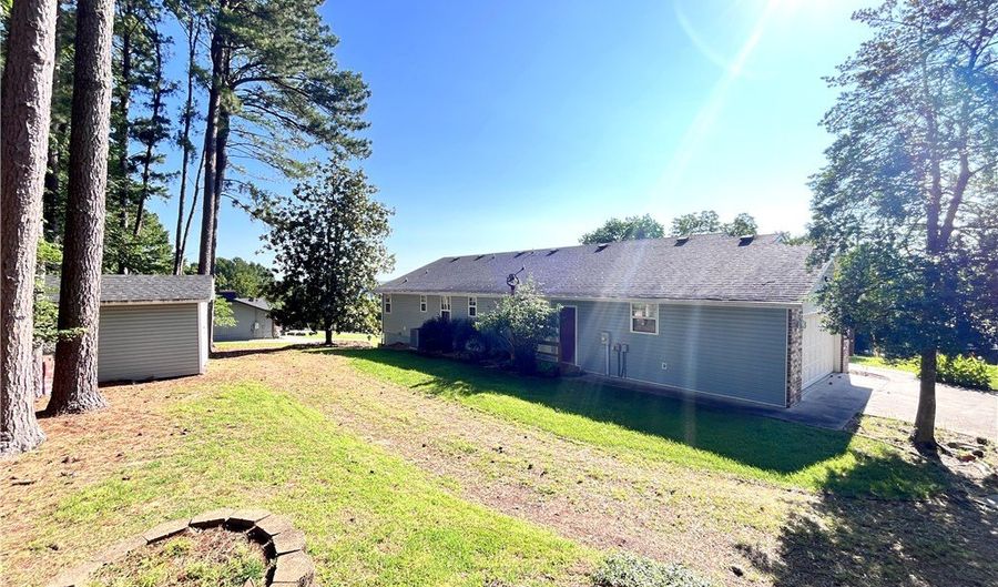 40 Portsmouth Dr, Bella Vista, AR 72714 - 3 Beds, 3 Bath