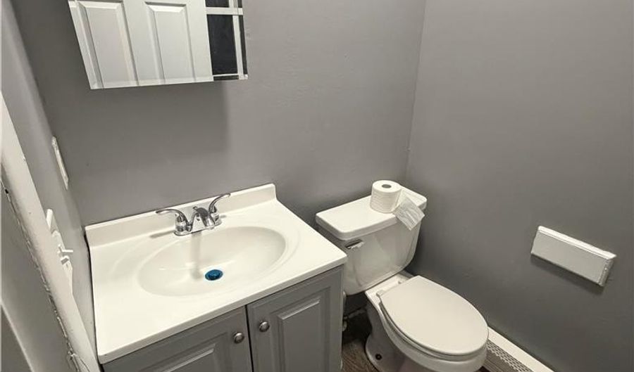 626 Oak St, Allentown, PA 18102 - 3 Beds, 1 Bath