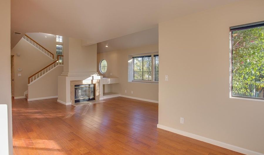 29712 Strawberry Hill Dr, Agoura Hills, CA 91301 - 3 Beds, 3 Bath