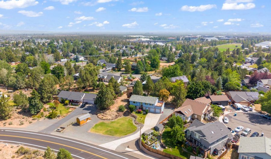 63552 Boyd Acres Rd, Bend, OR 97701 - 3 Beds, 3 Bath