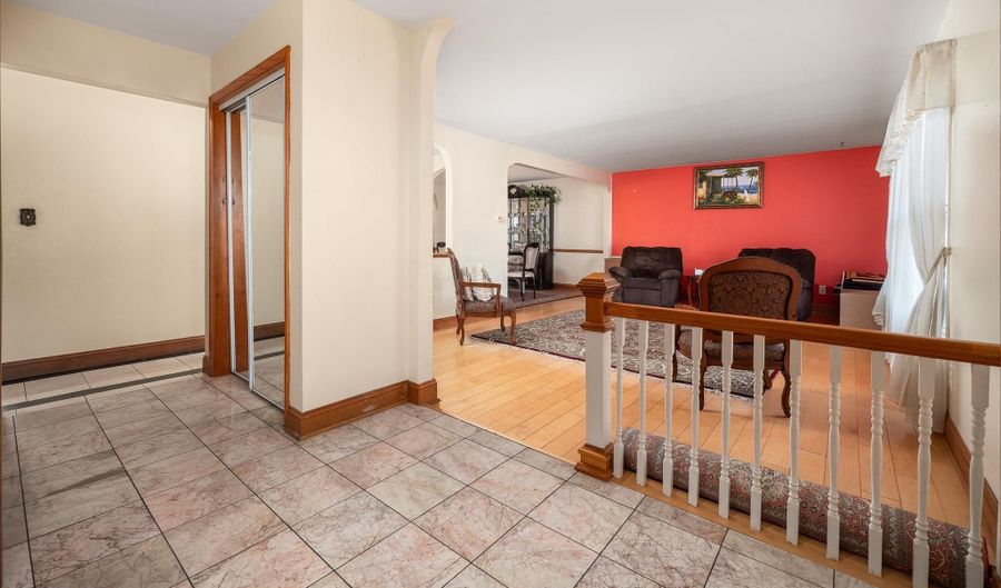 990 HILL Dr, Allentown, PA 18103 - 4 Beds, 4 Bath