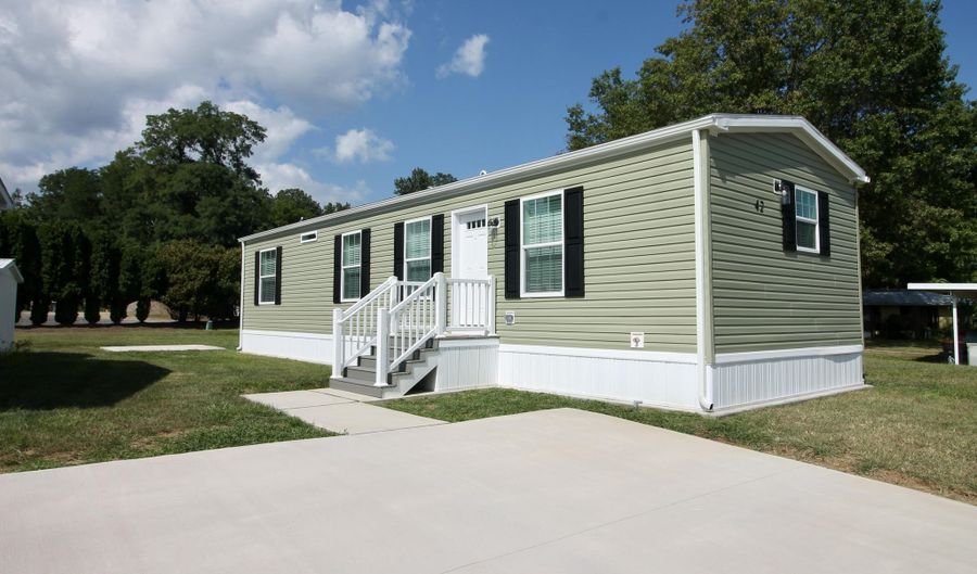 42 Silvermead Dr, Freehold, NJ 07728 - 1 Beds, 1 Bath