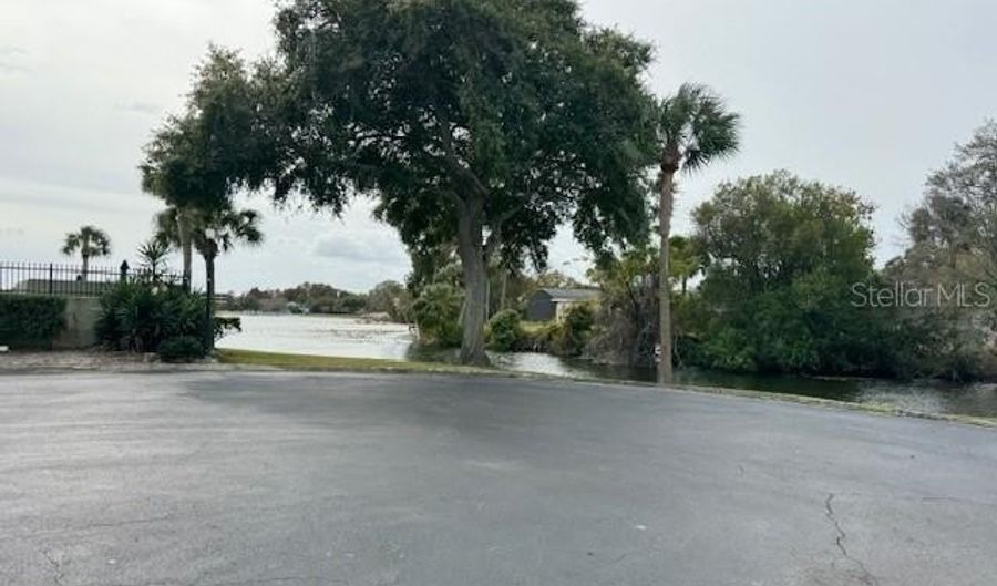 922 LAKE DESTINY Rd F, Altamonte Springs, FL 32714 - 2 Beds, 2 Bath