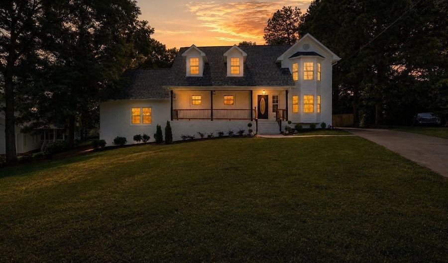 292 KENTWOOD Dr, Alabaster, AL 35007 - 4 Beds, 4 Bath