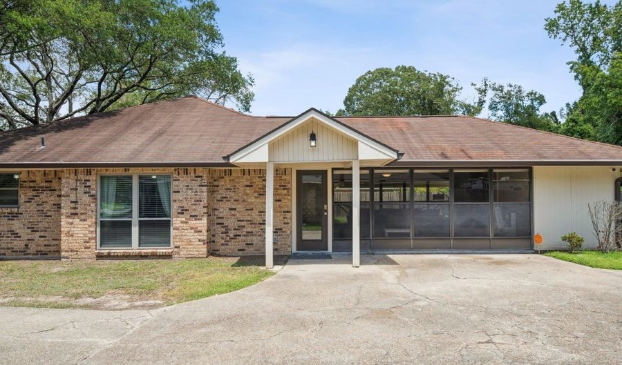 4426 Lassen Dr, Baton Rouge, LA 70814 - 3 Beds, 2 Bath
