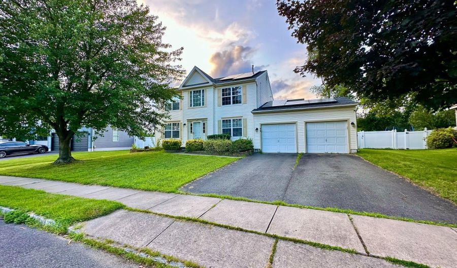 39 FOXCHASE Dr, Burlington, NJ 08016 - 3 Beds, 3 Bath