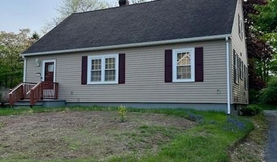 17 FISHER Ave, Attleboro, MA 02703 - 3 Beds, 2 Bath