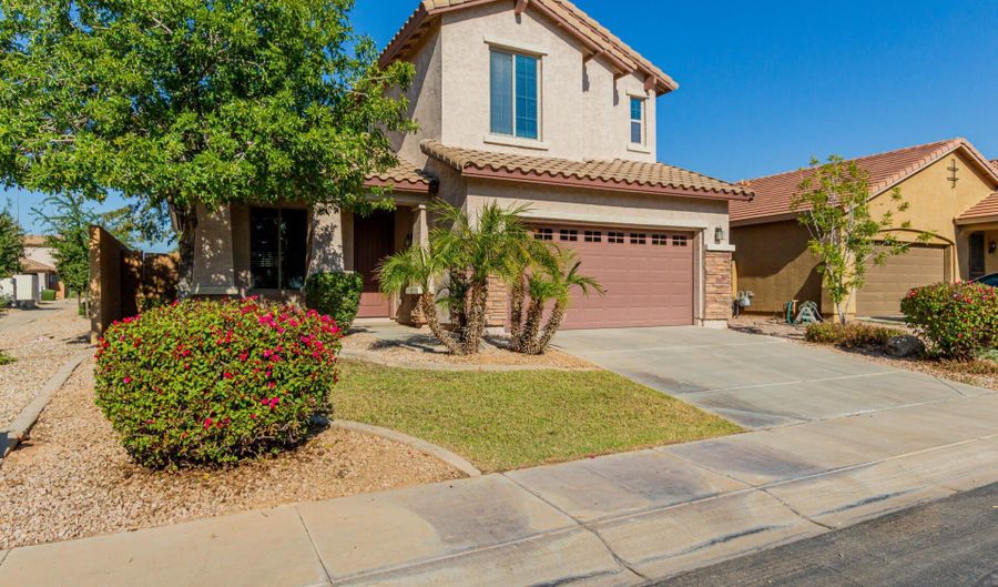 4104 E BELLERIVE Dr, Chandler, AZ 85249 - 3 Beds, 2 Bath