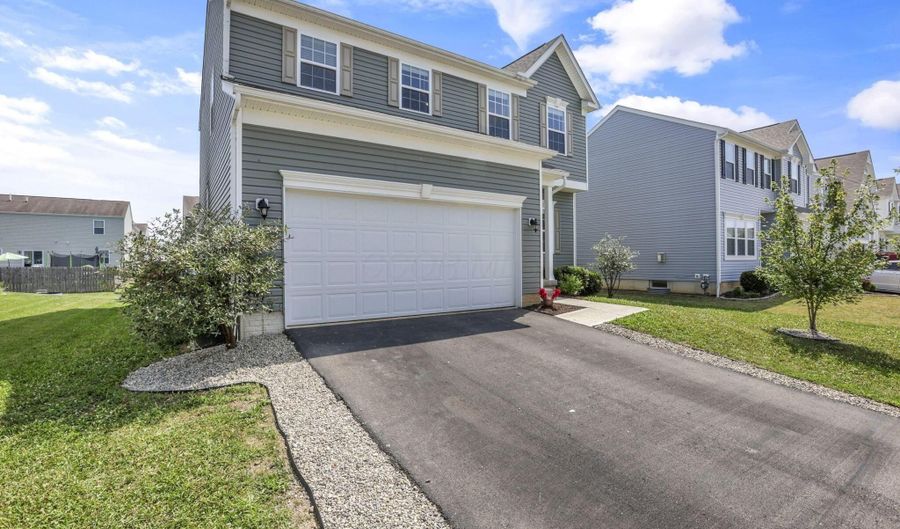 5217 Linton St, Ashville, OH 43103 - 3 Beds, 3 Bath