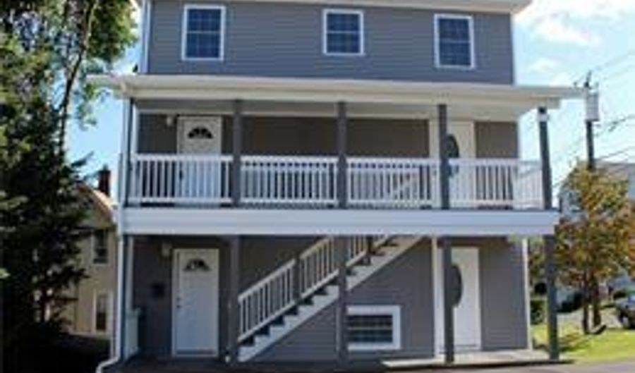 25 Seymour St 2, Waterbury, CT 06708 - 3 Beds, 2 Bath