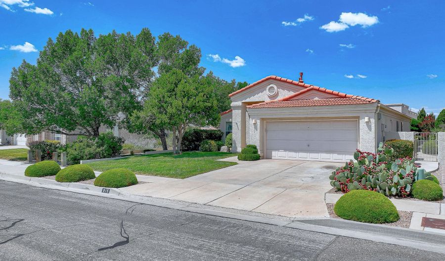 915 WIND RIVER St SE, Albuquerque, NM 87123 - 3 Beds, 2 Bath