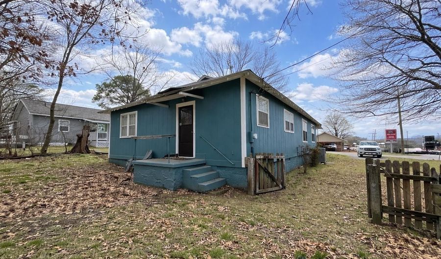 1511 Byers St, Batesville, AR 72501 - 3 Beds, 1 Bath