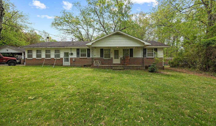 6512 Tennessee St, Baxter, TN 38544 - 4 Beds, 1 Bath