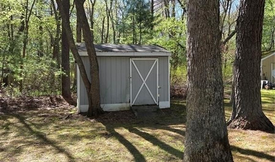 27 Leisure Way, Coventry, RI 02816 - 2 Beds, 2 Bath