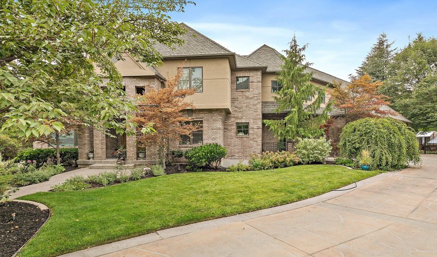 9481 N 3830 W, Cedar Hills, UT 84062 - 6 Beds, 6 Bath