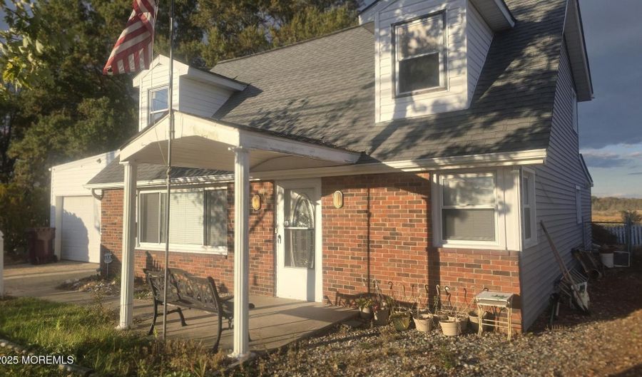 131 Veeder Ln, Bayville, NJ 08721 - 4 Beds, 2 Bath