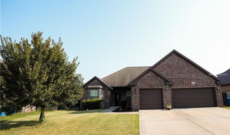 2501 SW Tupelo Ave, Bentonville, AR 72713 - 4 Beds, 3 Bath