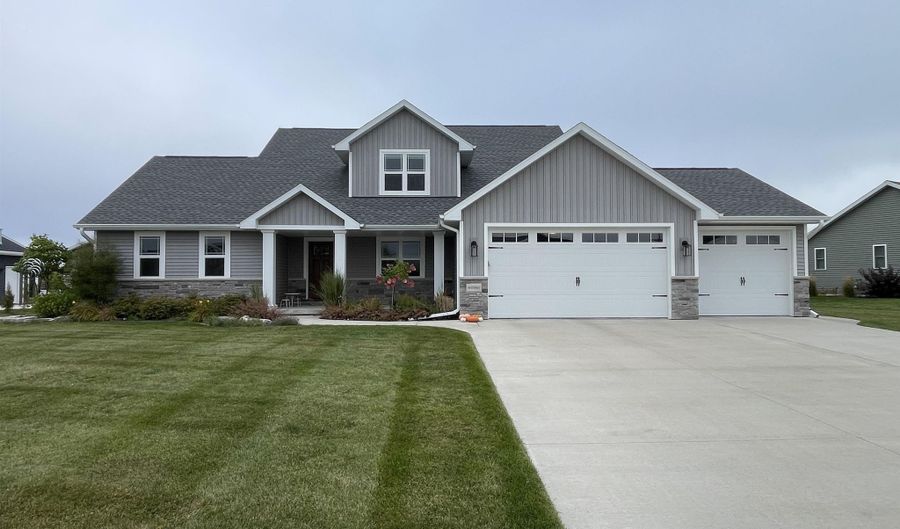 6860 W DESIGN Dr, Appleton, WI 54942 - 5 Beds, 4 Bath