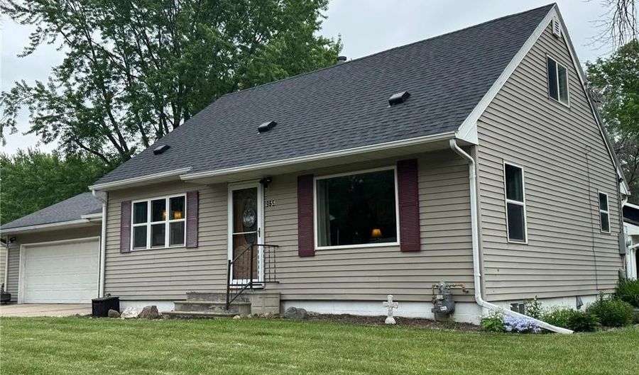 955 S 3rd Ave, Albert Lea, MN 56007 - 4 Beds, 2 Bath
