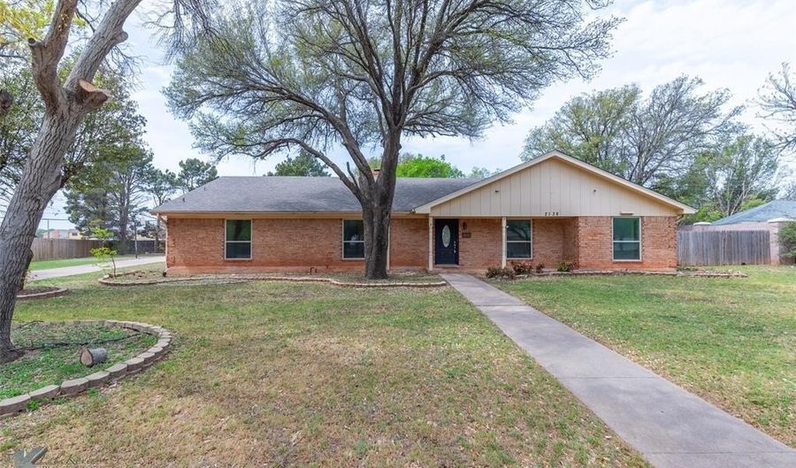 2138 Brook Hollow Dr, Abilene, TX 79605 - 4 Beds, 3 Bath