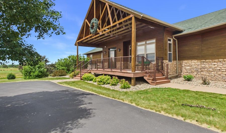 48190 268th St, Brandon, SD 57005 - 4 Beds, 4 Bath