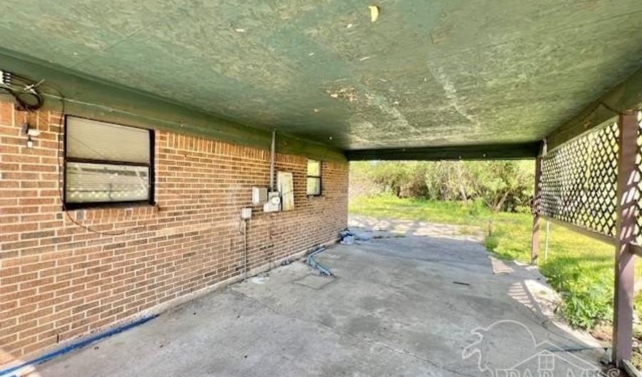 208 Lee St, Atmore, AL 36502 - 4 Beds, 2 Bath