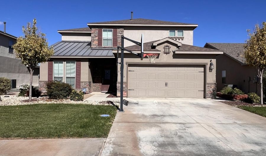 2812 Browning Ave, Artesia, NM 88210 - 5 Beds, 3 Bath