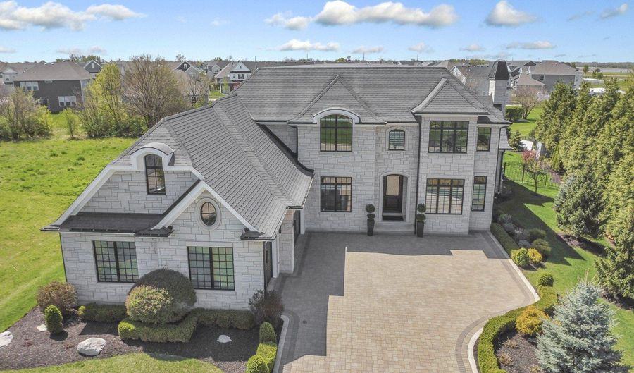 3761 WINTERGREEN Ter, Algonquin, IL 60102 - 6 Beds, 6 Bath