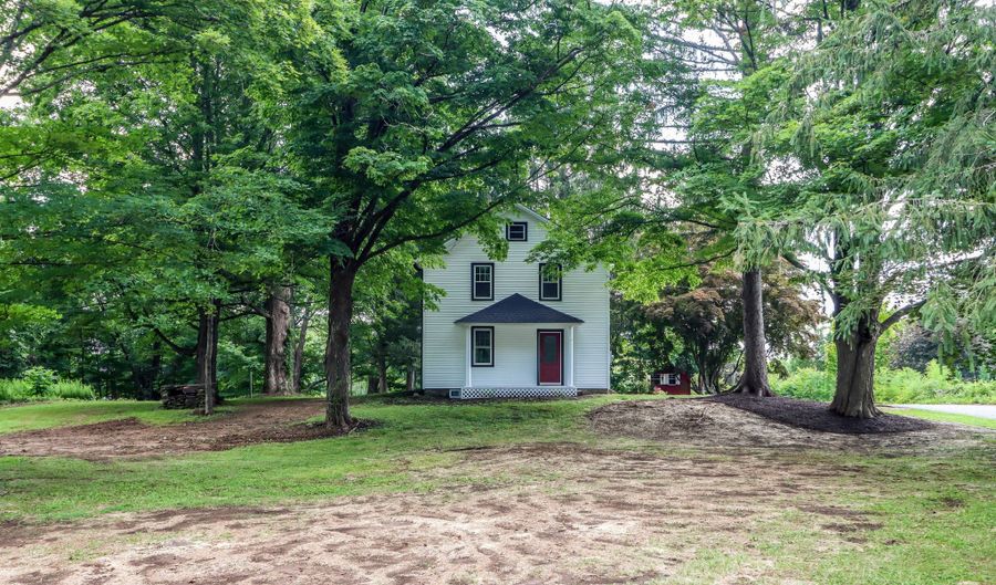 27 Obtuse Rd S, Brookfield, CT 06804 - 3 Beds, 2 Bath