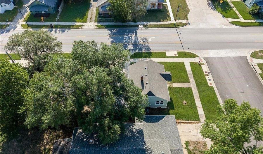 350 E Clark Ave, Augusta, KS 67010 - 2 Beds, 1 Bath
