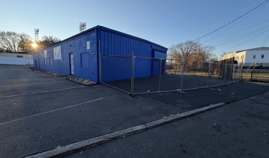 553 Center Street Ext, Bridgeport, CT 06604 - 0 Beds, 3 Bath