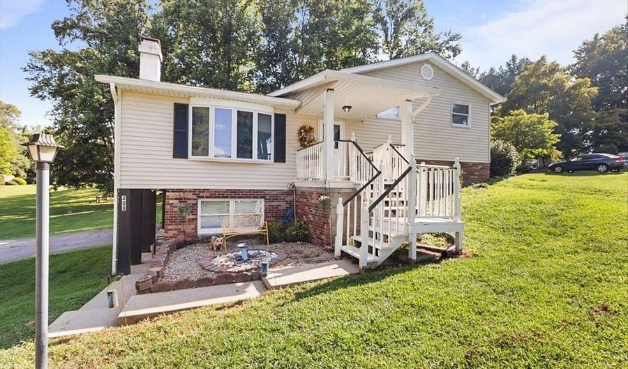 400 Johnson Ln, Bedford, IN 47421 - 3 Beds, 3 Bath