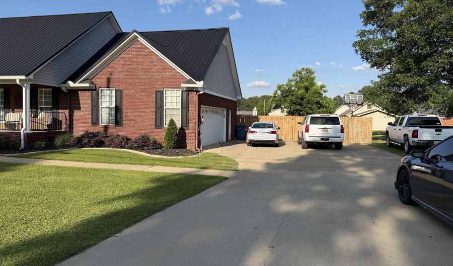 304 Hannah Ave SE, Attalla, AL 35954 - 4 Beds, 2 Bath