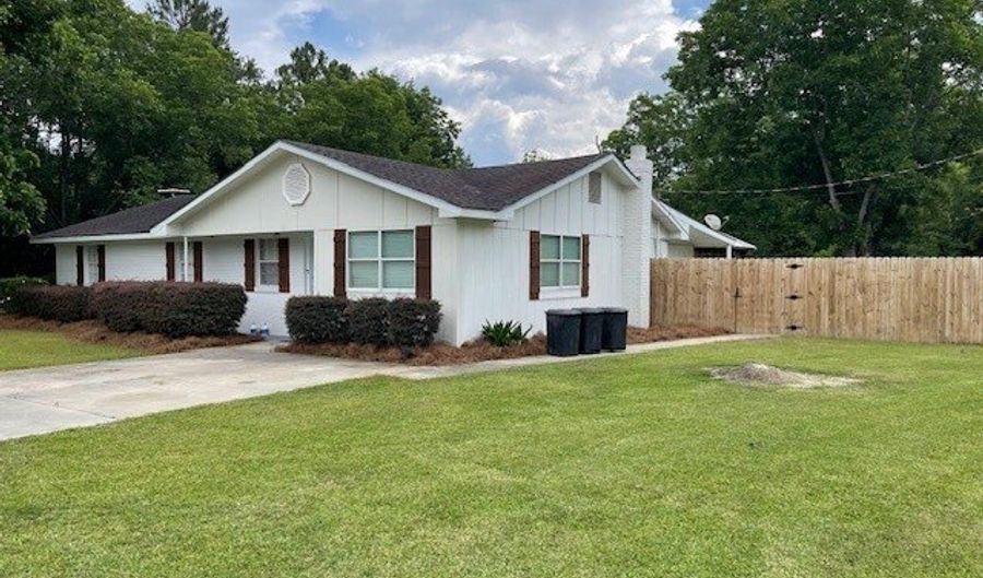 120 Westover, Adel, GA 31620 - 4 Beds, 3 Bath