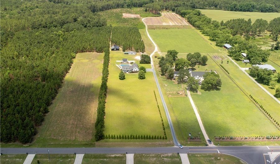 750 Carolina Rd, Aberdeen, NC 28315 - 4 Beds, 4 Bath