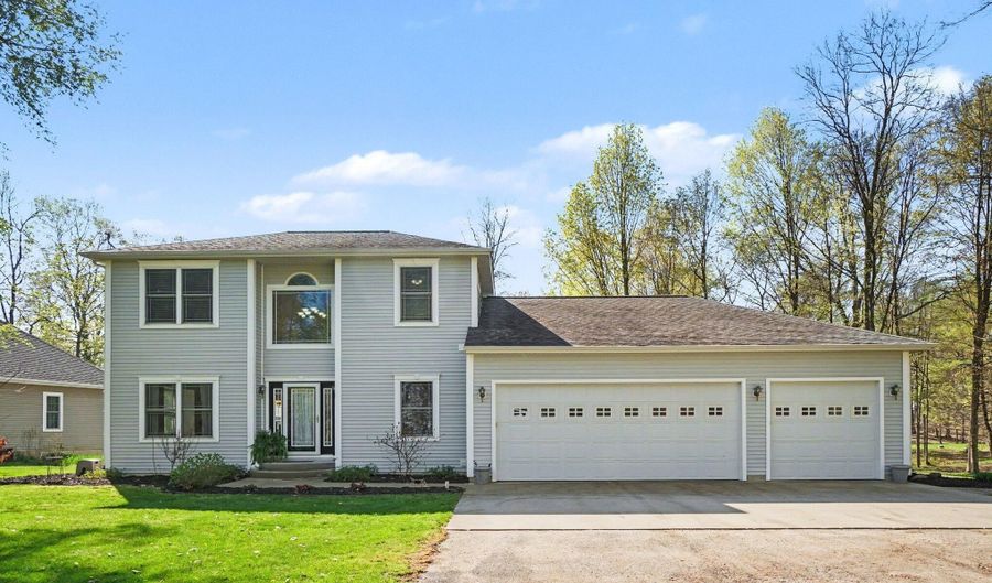 2516 Vanhorn Ct, Allegan, MI 49010 - 4 Beds, 5 Bath