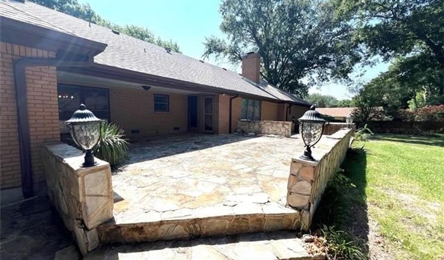 535 Sunset Dr SW, Ardmore, OK 73401 - 3 Beds, 4 Bath