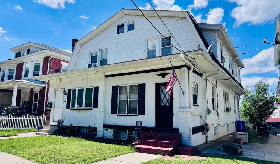 2260 NORTHMONT Blvd, Reading, PA 19605 - 3 Beds, 2 Bath