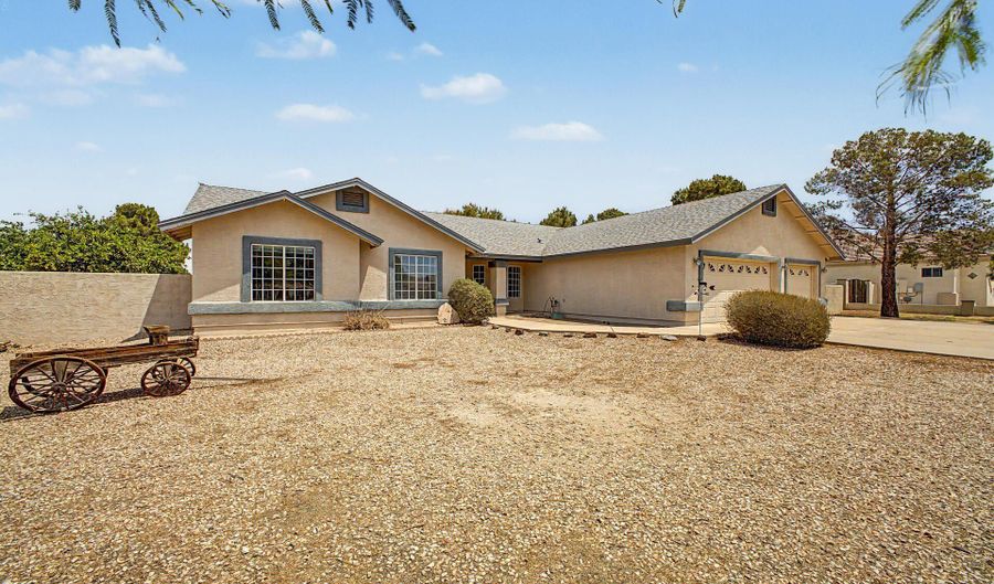 25438 W PUEBLO Ave, Buckeye, AZ 85326 - 4 Beds, 3 Bath