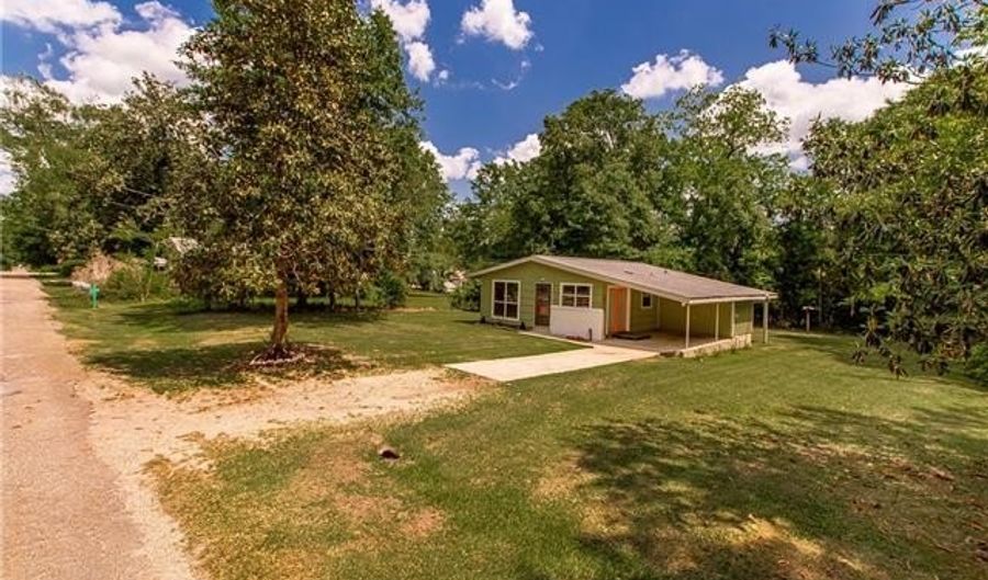 1714 AVE I Ave, Bogalusa, LA 70427 - 3 Beds, 1 Bath