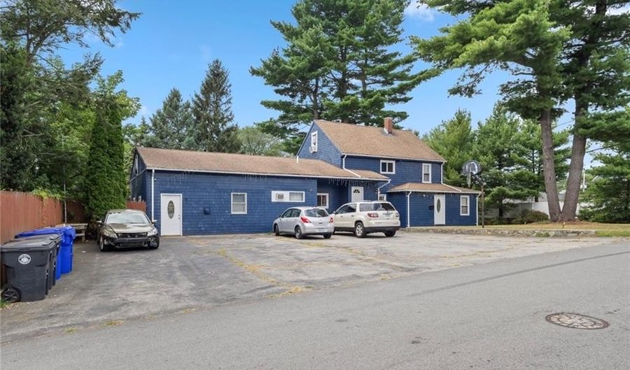 22 Whipple Ave, North Providence, RI 02911 - 5 Beds, 3 Bath