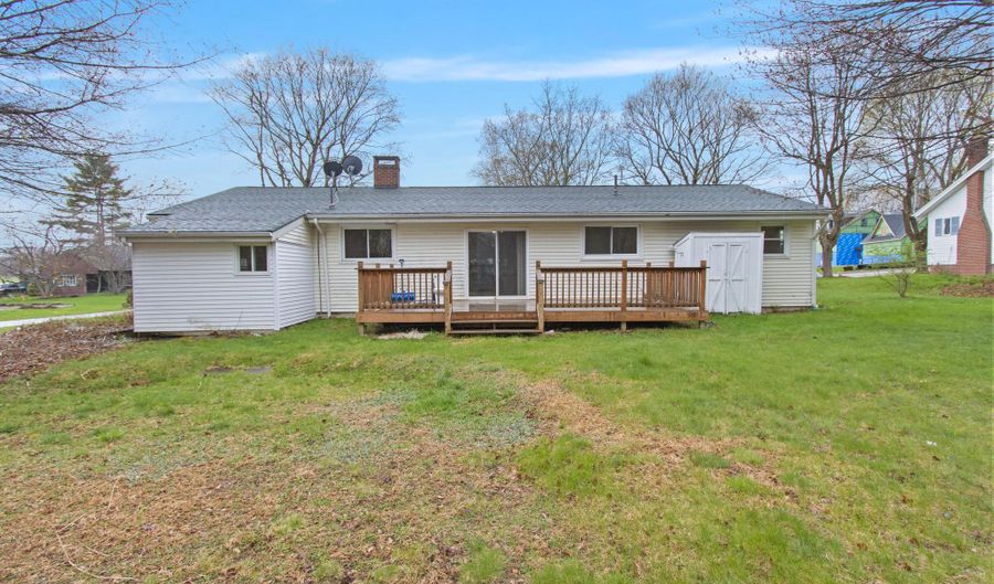 50 Loring Ave, Auburn, ME 04210 - 3 Beds, 1 Bath