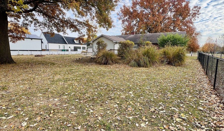 7814 E County Road 200 N, Avon, IN 46123 - 4 Beds, 3 Bath