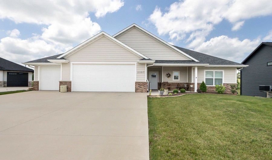 2207 Eldie, Asbury, IA 52002 - 4 Beds, 3 Bath